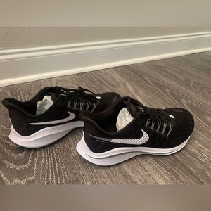 Brand new Nike Air Zoom Vomero 14 sz 11